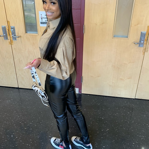 Meet your Posher, Sarai - Picture 1 of 1